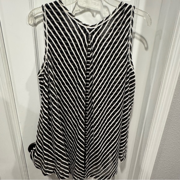 Title: Studio JPR Black & White Striped Sleeveless Tank Top – Size L - Picture 3 of 5